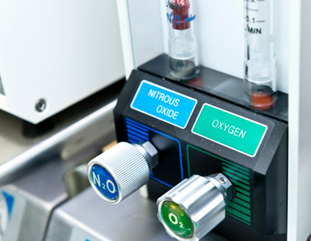 Nitrous oxide machine